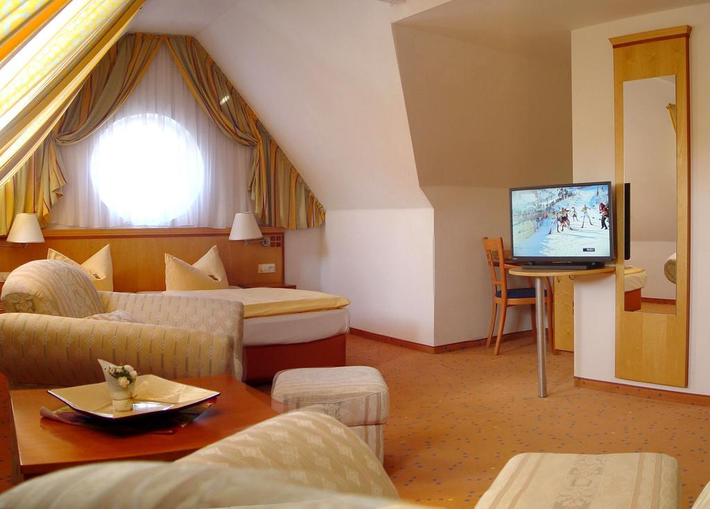 Готель Querfurter Hof Екстер'єр фото